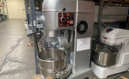 Clearance UL Commercial Planetary Floor 60 qt Mixer 12224
