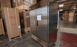 Clearance NSF ETL Commercial Two door refrigerator 05121