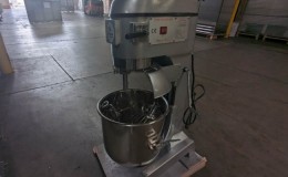 Clearance 30 Qt. Planetary Floor Mixer with Guard 05033