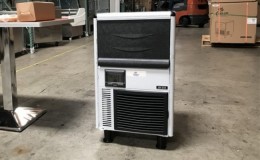 NSF 68 lb restaurant ice maker machine SK-31A